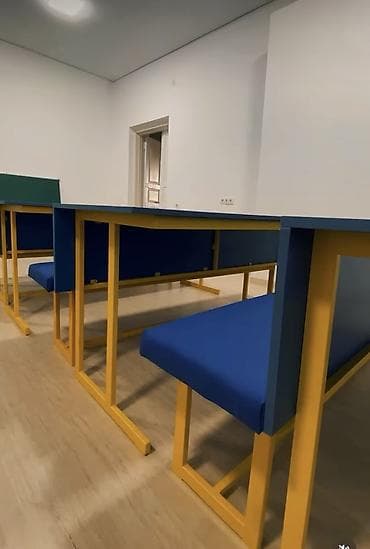 угловой офисный стол: Комплект парты и стула, Новый, цвет - Синий — 1