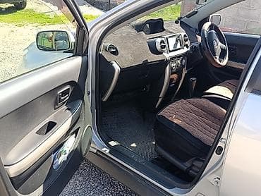 Продажа авто: Toyota Ist: 2003 г., 1.3 л, Автомат, Бензин, Хэтчбэк — 5