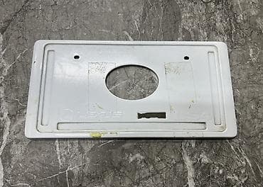 124 e500: Накладка крышки багажника Lexus, 2018 г., Б/у, Оригинал — 2