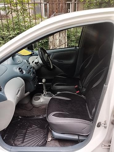 лаба: Toyota Vitz: 2001 г., 1 л, Автомат, Бензин, Хэтчбэк — 5