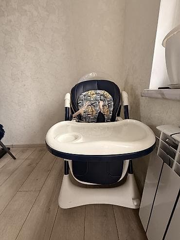 Стульчик для кормления абсолютно новый, качественный, ждёт своего