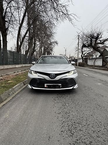 lada 2114: Toyota Camry: 2018 г., 2.5 л, Вариатор, Гибрид, Седан — 1