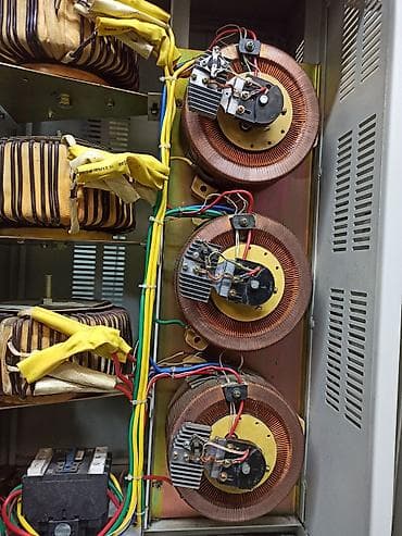 Окна и комплектующие: Стабилизатор напряжения, Трехфазные, SVC — 1