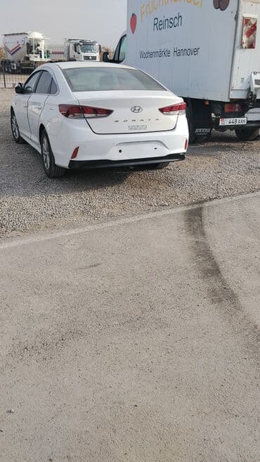 срочно продаю в связи с переездом: Белый седан (компакт‑класс) Основные особенности матор каробка жакшы — 4