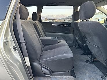 бампер тайота: Toyota Ipsum: 2002 г., 2.5 л, Бензин, Минивэн — 9