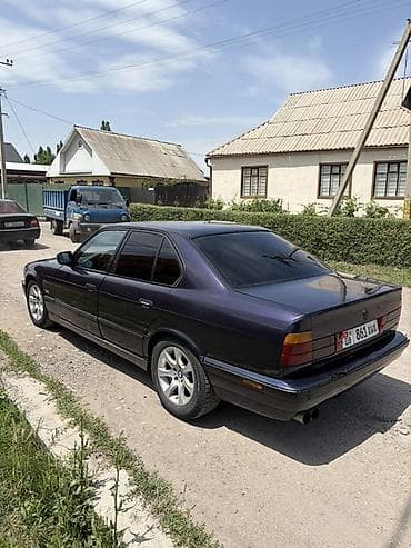 пятнашка такси: BMW 5 series: 1991 г., 2.5 л, Седан — 4