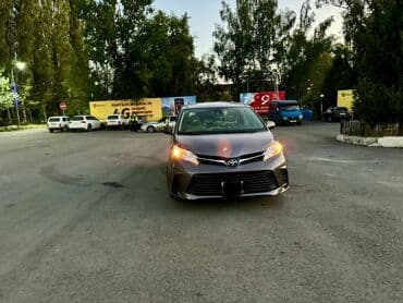 Toyota Sienna: 2019 г., 3.5 л, Автомат, Бензин, Минивэн