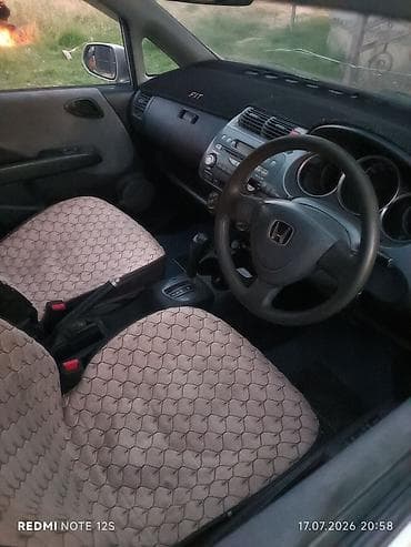 Honda Fit: 2003 г., 1.3 л, Вариатор, Бензин, Седан — 8