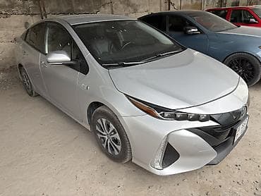carplay android: Toyota Prius: 2020 г., 1.8 л, Автомат, Гибрид, Хэтчбэк — 2