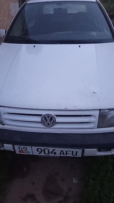 Volkswagen Vento: 1997 г., 2 л, Механика, Бензин, Седан at lalafo.kg Volkswagen Vento: 1997 г., 2 л, Механика, Бензин, Седан