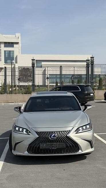 kia k5 2018: Lexus ES: 2020 г., 2.5 л, Вариатор, Гибрид, Седан — 5