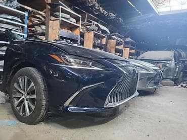 chrysler neon: Lexus es 300h 2021 — 4