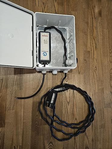 Продaю оригинальное штатное зарядное устройство Nissan Leaf, 10А