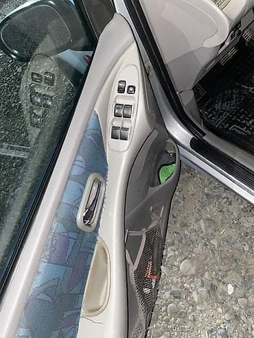 авто запус: Nissan Tino: 2001 г., 2 л, Автомат, Газ, Хэтчбэк — 6