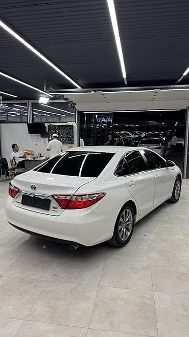 Toyota Camry: 2017 г., 2.5 л, Автомат, Гибрид, Седан — 3