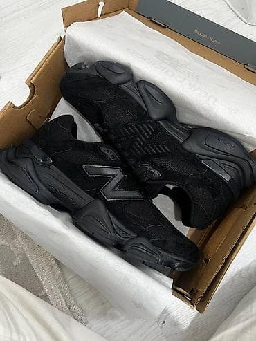 105: Мужские кроссовки, 44, New Balance, Новый, цвет - Черный, Самовывоз — 1