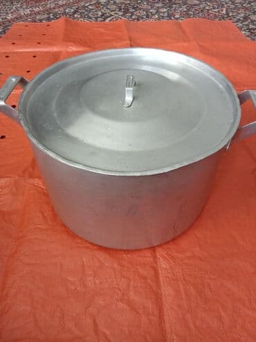 пластиковая емкость для воды 100 л: Таз эмалированный (СССР) емкостью 12 литров. Кастрюля алюминиевая — 1