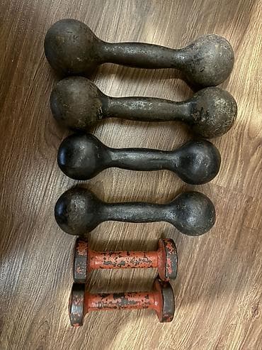 Набор гантелей (старого образца), металлические, разной формы и веса