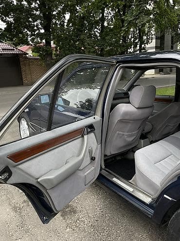 mers 3 2: Mercedes-Benz E-Class: 1993 г., 2.8 л, Автомат, Бензин — 10