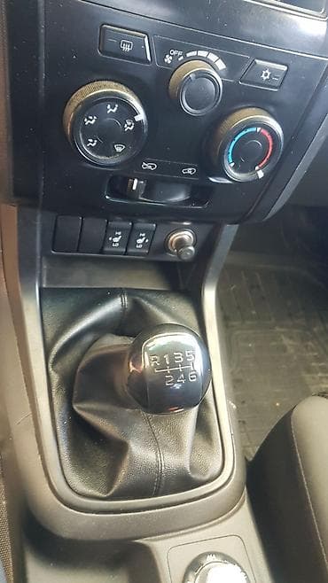 Продажа авто: Isuzu D-Max: 2019 г., 0.3 л, Механика, Дизель, Пикап — 7