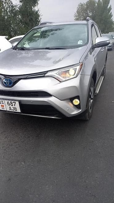 mini jack: Toyota RAV4: 2017 г., Вариатор, Гибрид, Кроссовер — 1