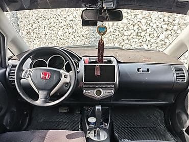 4: Honda Jazz: 2008 г., 1.4 л, Вариатор, Бензин, Хэтчбэк — 6