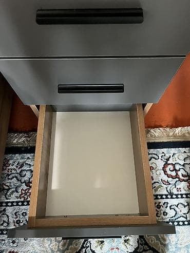 дамский стол: Туалетный столик, Б/у, С зеркалом, цвет - Серый, ЛДСП — 3