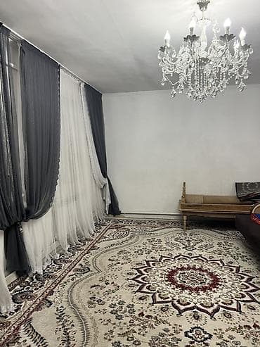 сдаю место в салоне: В большом 4-х комнатном доме сдается комната зал 8*4. Адрес Орок,рядом — 1