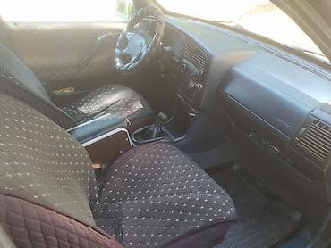 volkswagen 3: Volkswagen Passat: 1993 г., 1.8 л, Механика, Газ, Седан — 6