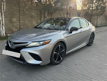 Toyota Camry: 2018 г., 2.5 л, Автомат, Бензиновая, Седан