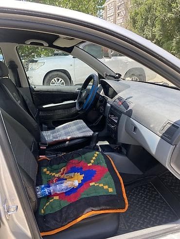 Продажа авто: Skoda Fabia: 2002 г., 1.4 л, Механика, Бензин, Седан — 8