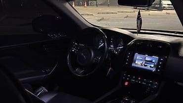 jaguar xe: Jaguar F-Pace: 2017 г., 2 л, Автомат, Бензин, Кроссовер — 6