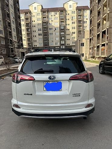 срочные авто: Toyota RAV4: 2017 г., 2.5 л, Автомат, Гибрид, Кроссовер — 3