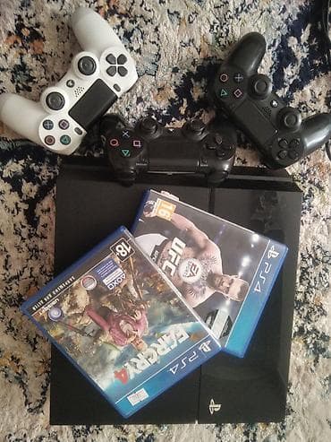 На продаже PlayStation 4 в комплекте 3 джойстика и 2 игры полностью