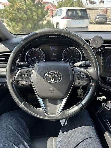 Транспорт: Toyota Camry: 2018 г., 2.5 л, Автомат, Бензин, Седан — 8