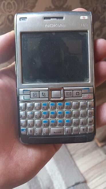 xiaomi redmi note10: Nokia E72, цвет - Золотой — 1