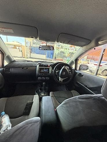 2 4 д: Honda Fit: 2004 г., Автомат, Бензин, Хэтчбэк — 6