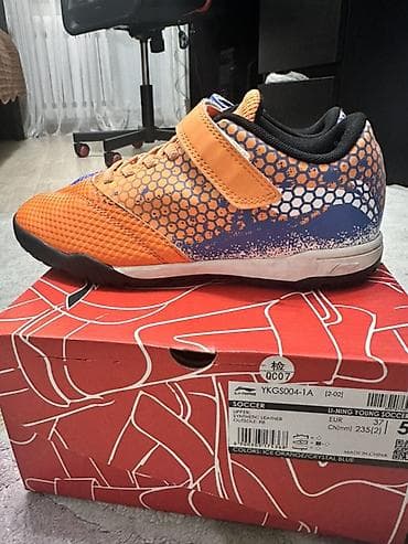 обувь для футбола: Детские футбольные кроссовки Li-Ning Young Soccer YKGS004-1A - — 2