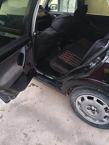 Volkswagen Golf: 1993 г., 1.8 л, Механика, Бензин, Хэтчбэк — 6