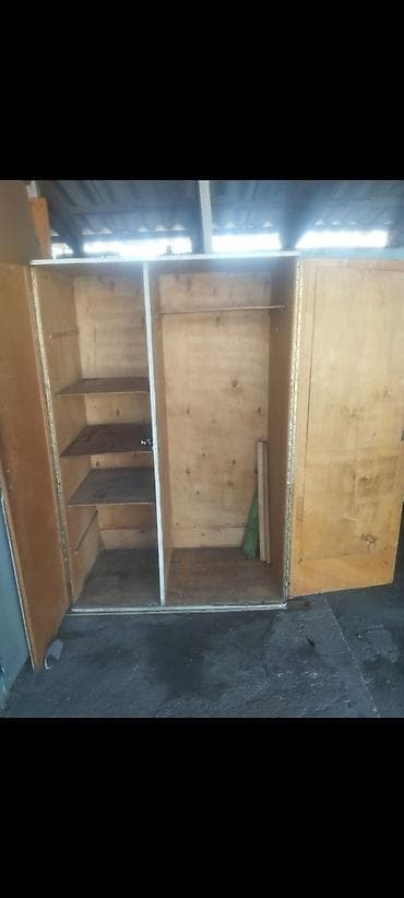 безрукавка жилет: Шифоньер, шкаф для одежды, Прямой, Дерево — 1