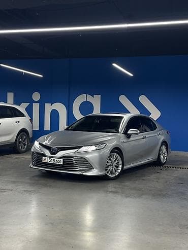 Toyota Camry: 2018 г., 2.5 л, Гибрид, Седан — 1