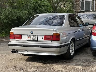 camry 2011: BMW 5 series: 1993 г., 2.5 л, Ручные, Бензин, Седан — 3