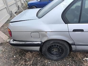 круглый: BMW 7 series: 1991 г., 3 л, Механика, Бензин, Седан — 5