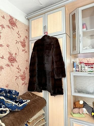 the ordinary: Норковая шуба, классический приталенный силуэт до колена. - — 2