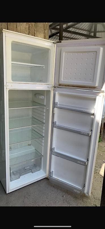 холодильниу: Холодильник Blesk, Б/у, Двухкамерный, 60 * 160 * 60 — 1