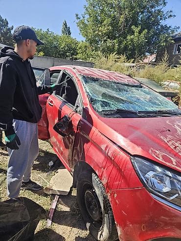 Линолеум: Б/У запчасти на Lada XRAY. 2018 года выпуска. пробег 70.000 км — 2