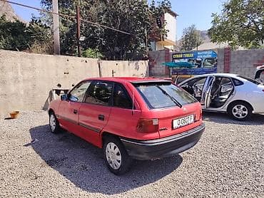 120 prado: Opel Astra: 1992 г., 1.6 л, Механика, Бензин, Хэтчбэк — 1