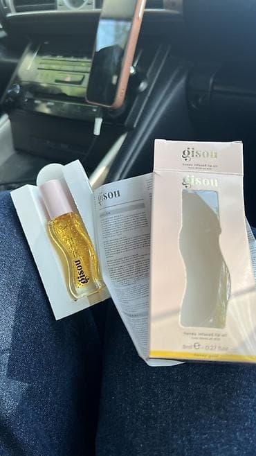 прием бутылки арпа: Gisou Honey Infused Lip Oil — масло для губ с медом. Варианты: - — 2