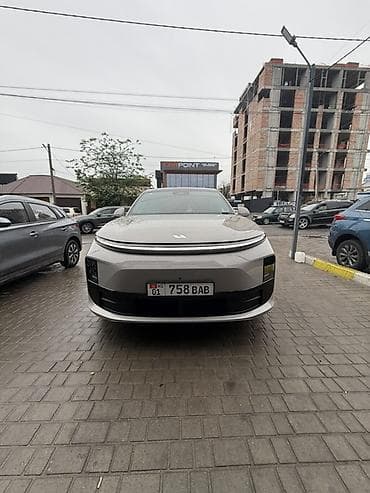 авто крайслер: Lixiang L6: 2024 г., 1.5 л, Автомат, Электромобиль, Кроссовер — 1
