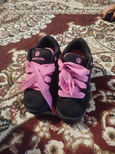 кроссовки он: Кроссовки‑ролики Heelys для детей - Цвет: черный верх с розовыми — 1